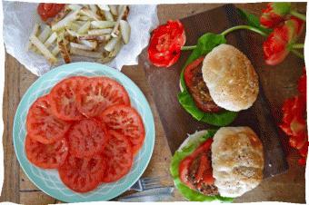 Vegetarisch Hoofdgerecht Broodje vegaburger met tomaat en koolrabifrietjes 0 min In de Krat Koolrabi (stuk(s)) Vega hamburger (stuk(s)) Desembolletje (stuk(s)) Tomaten (stuk(s)) Komkommer (stuk(s))