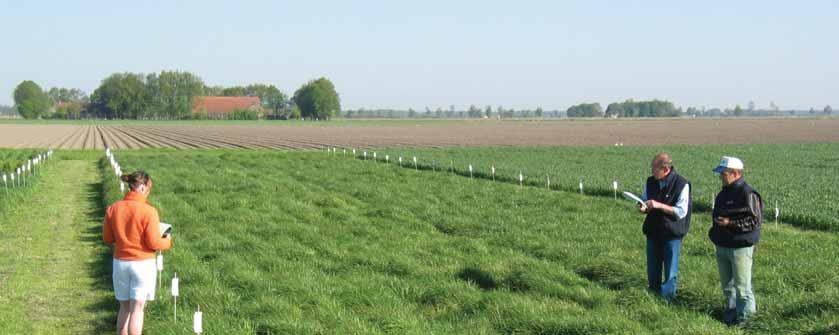 2 INTERNATIONALE RELATIES EN REGELGEVING EU EU-vergelijkingsvelden De NAK heeft in 2005 het EU-vergelijkingsveld grassen uitgezaaid.