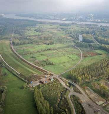 In normale omstandigheden stromen de beken in een ringgracht die via drie kokers in de ringdijk in verbinding staat met het overstromingsgebied om vervolgens via de uitwateringsconstructies in de