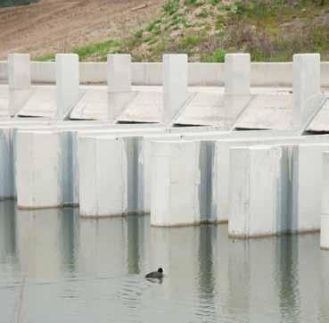 De nieuwe Scheldedijk ter hoogte van de kunstwerken werd in 2010 afgewerkt. Deze uitwatering kan echter pas werken na de sanering van het huisvuilstort dat gelegen is aan de Scheldezijde.