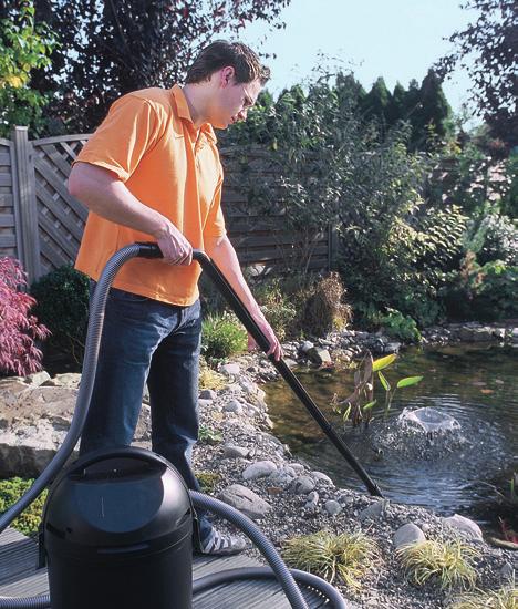 liter tank nodig door de compacte bouwwijze Met 3 zuigmondstukken: voeg-, algen- en variabele universele zuigmond (2 10 mm) Inclusief 4 m