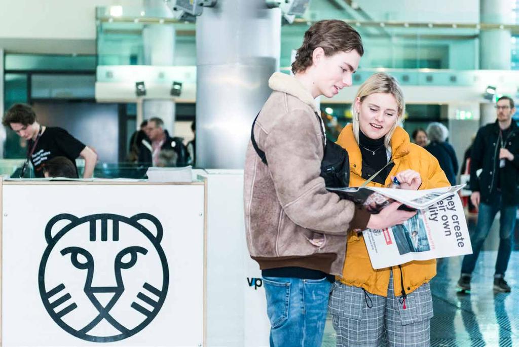 IFFR Programmabijlage Het gehele festivalprogramma wordt in één keer bekendgemaakt in de IFFR Programmabijlage, die in een grote landelijke oplage met de Volkskrant en in openbare ruimtes (zoals