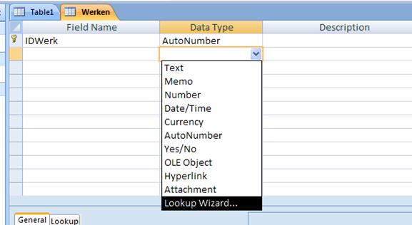 De Lookup Wizard helpt on de link te leggen.