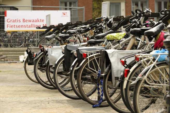 3. Minimum fietsparkeernormen Introductie van fietsparkeernormen: Voor alle type ontwikkelingen (Bouwbesluit: alleen woningen) Minimum norm (op 75%