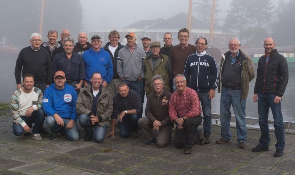 VLIEGVISSERS ZIJN HULPVAARDIG VLIEGVISVERENIGING DADDY LONGLEGS viert in 2017 haar 25-jarig bestaan. In het jubileumjaar telt de club bijna vijftig leden. Die komen uit heel West- Brabant.