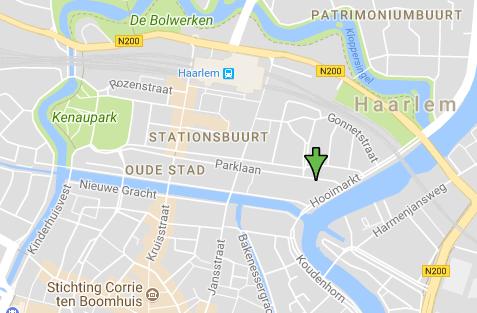 In de gezellige binnenstad van Haarlem ligt deze karakteristieke stadswoning met een heerlijke ca. 14 meter diepe achtertuin op het zuiden met een ruime vrijstaande houten schuur.