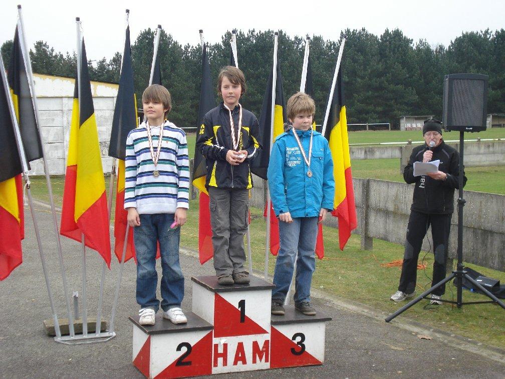 BK Middle Snel er langs. 4 maart Lommel, Heeserbergen Bijna medailles waren er ook. Greet Oeyen werd 4e bij de Dames Open. Dat is op zichzelf al sterk, maar ze had slecht nieuws te melden.