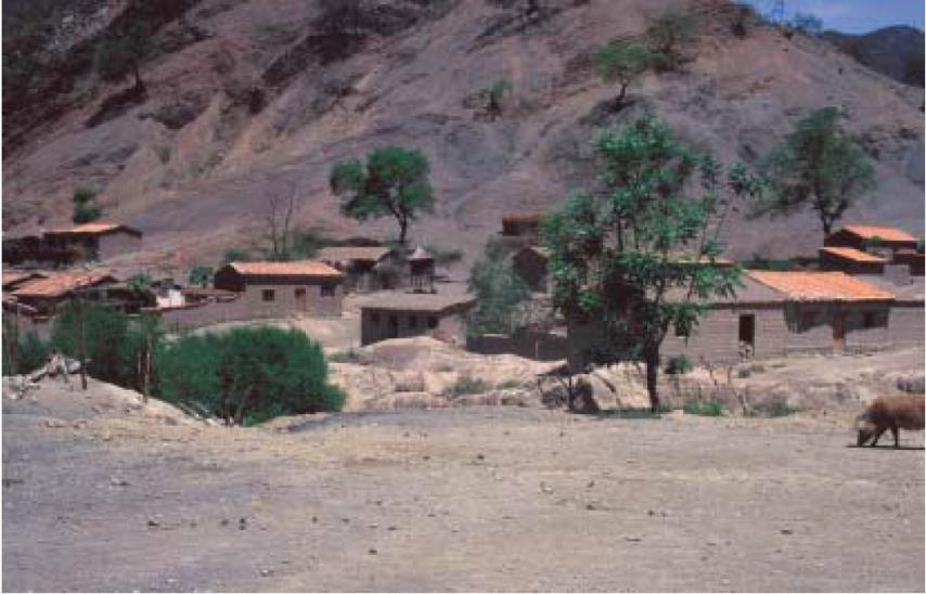 Dit dorpje heet Lagar Pampa; het bezit zelfs een leuk, klein kerkje. Het plaatsje ligt op een hoogte van 1550 m. In de omgeving van dit dorpje moest, zo de naam ook al zegt, de var.