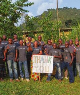 Deze donatie bestond uit de bijdragen van de adoptieouders van Amani, Kighoma, Pinga en Shamavu en extra giften.