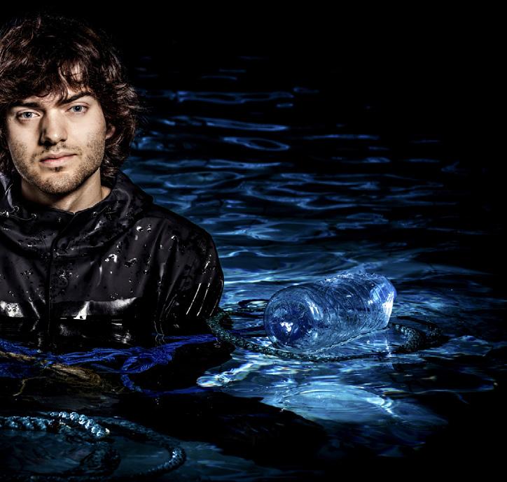 Ik begon op de Internationale plastic-vrij te maken: Schakelklas omdat ik de Nederlandse taal Boyan Slat hield een TedX-presentatie niet goed beheerste, maar al na een jaar op 24 november 2012 in