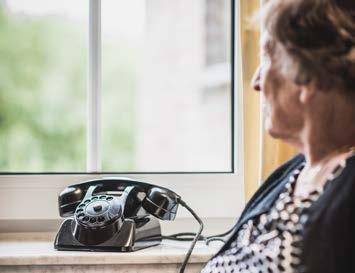 VRIJWILLIGERSTAKEN Bezoekteam Spring eens Binnen & telefoonteam Allo Allo De Parette Steeds meer oudere mensen voelen zich eenzaam. Ze zijn minder mobiel en raken daardoor soms sociaal geïsoleerd.
