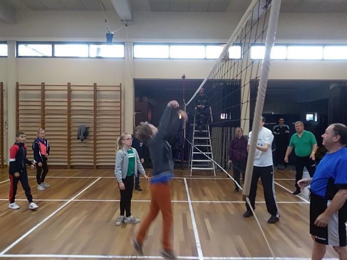 En we mochten ook netballen tegen een ploeg van hun.