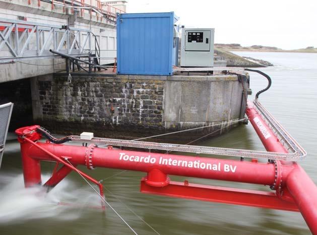 1 Inleiding De Afsluitdijk kent twee spuisluiscomplexen met in totaal vijf groepen van vijf spuikokers (totaal 25 spuikokers).