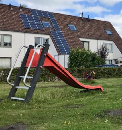 De speeltoestellen in deze combinatie nodigen onvoldoende uit tot spelen. Er zijn in de omgeving onvoldoende (in)formele speellocaties.