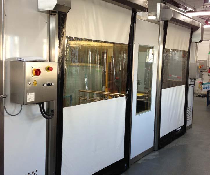 Single-Pass booth-units worden in de farmaceutische en de chemische industrie gebruikt om operators en hun omgeving te beschermen tegen schadelijke stoffen die tijdens het handmatig verwerken van