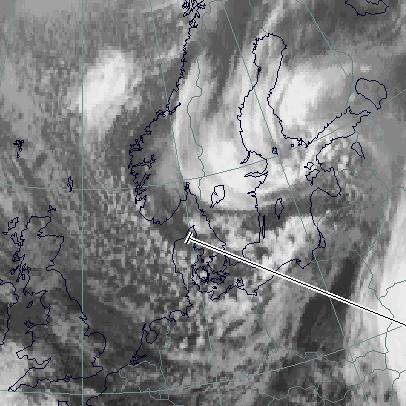 7.3.2 Praktijksituatie 29 september 1995 12 UTC Op het IR en VIS-beeld, figuur 3 en 5, kunnen witte samenklittende stippen worden waargenomen boven het zuidelijk deel van de Oostzee.