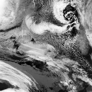 28 en 29 maart 1985: Sommige polar lows ontstaan in samenhang met een secundaire barokliene zone noordelijk van het polaire front. Hier is ook een grote horizontale temperatuurgradiënt aanwezig.