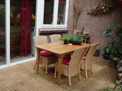 Tuin: De woning is voorzien van voor- en achtertuin.