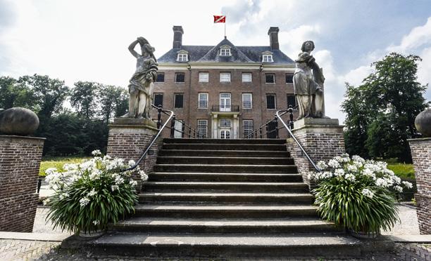 Kasteel Amerongen Parc Broekhuizen Landgoed Zonheuvel een deel van de opbrengst. In de keukens staan biologische streekproducten uit de regio centraal.