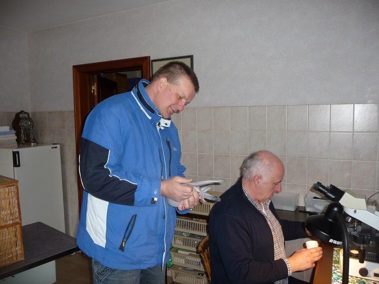 Medisch De medische begeleiding is in handen van Fernand Mariën. De melkers die deze duivenarts kennen, weten dat je hier niet zomaar met een potje medicijnen naar huis gaat.