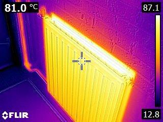 De gemiddelde kosten van radiatorfolie voor een woning liggen rond de 25,-.