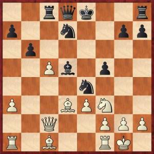 Timardi Verhoeff had genoeg aan remise voor de titel. Was het een bewust pionoffer van Timardi na het sluwe 15. Db2 van Lola den Dunnen? 15. Db2 O-O 16. cxb6 Pxb6 17. Dd4 Een pion achter.