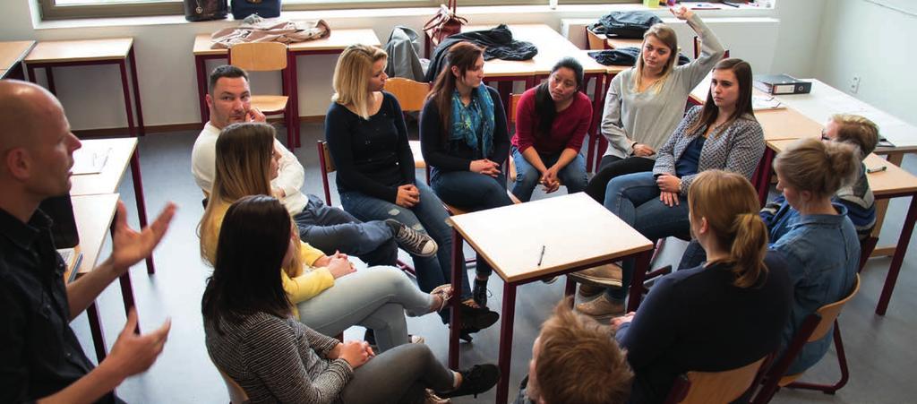 LEERWEGEN De opleiding is erg flexibel opgebouwd. Je kan ze niet alleen onderbreken na elke module of spreiden over een langere periode, je hebt ook de keuze uit verschillende leerwegen.