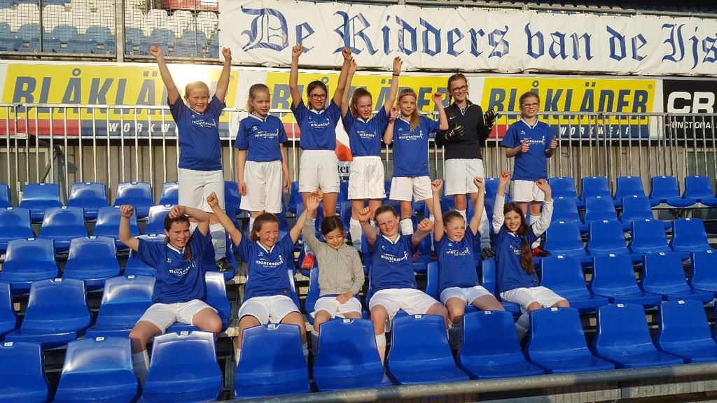 Na een spannende serie wedstrijden zijn de meiden geëindigd als tweede van Zwolle! De Montessori prijzenkast is uitgebreid met een mooie beker.