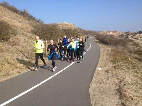 15 20.30 uur) Zaterdagmorgen (start 09.00 uur) Baantraining Baantrainingen wegtraining Baantraining Baantrainingen wegtraining Duurlopen vanuit clubhuis Vraag de trainers naar de mogelijkheden!