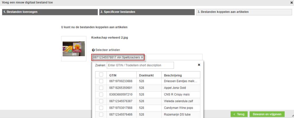 U komt nu in stap 3. Selecteer vervolgens de GTIN waaraan de foto gekoppeld moet worden en klik op Bewaren en vrijgeven.