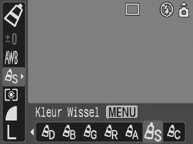 De camera instellen op de modus Kleur Wissel In deze modus kunt u een kleur die wordt opgegeven op het LCD-scherm converteren naar een andere kleur.