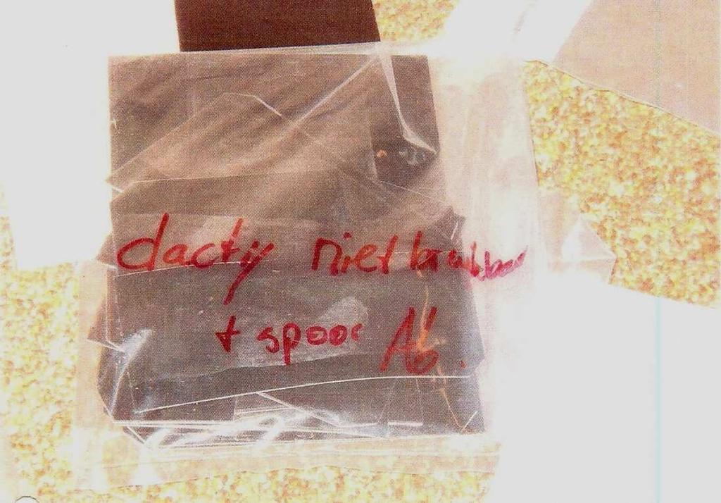 In december 2003 zijn ook deze microsporen folies door Ruiter en Oldenhof voorzien van een DNA identificatiezegel en beschikbaar gesteld voor DNA