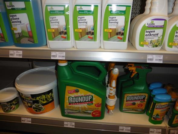 Toelating van pesticiden In de jaren negentig herziening van de circa 900 toegelaten stoffen op de Europese markt; In Nederland zijn nu nog 240 actieve stoffen toegelaten; Deze stoffen vinden we in