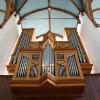 Maar ook belangrijke orgels van prominente 20 e -eeuwse orgelbouwers, zoals dat van de Kloosterkerk (Marcussen 1966) en Grote Kerk (Metzler 1971).
