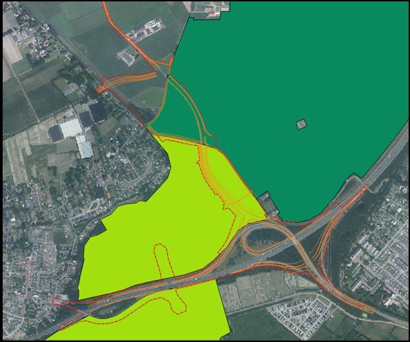 De geplande randweg Vlijmen zal door de reeds geplande hoogwatergeul (HoWaBo) komen te liggen. In HoWaBo is een compartimenteringskering voorzien met een overlaatconstructie (zie ook Figuur 2.2).