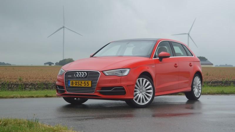 Martijn Verhoef 4 augustus 2015 Weer op voorsprong Audi is rijkelijk laat met het introduceren van een plug-in hybride.