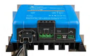 Automatische laadcompensatie Door de uitgangsspanning iets te verhogen als de DC stroom verhoogt compenseert de acculader spanningsverlies door DC kabels.