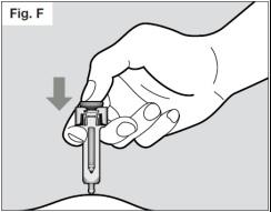 Plaats nooit na verwijderen de beschermdop terug. Stap 6. Geef de injectie Houd de spuit op een gemakkelijke manier in uw hand.