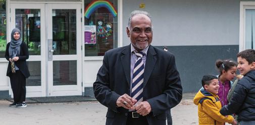 Mohamed Bhoelan, bestuurder van Stichting Islamitische Scholen El Amal We missen nog twee jaar van het proces Bij Stichting Islamitische Scholen El Amal zijn vijf scholen aangesloten, waarvan één in