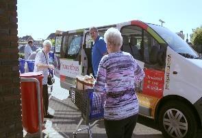 BoodschappenBus ritten Woensdag voor bewoners van Ubachsberg, Winthagen, Retersbeek, Craubeek en Weustenrade om 10:00u en 14:00u Vrijdag voor bewoners van Ransdaal om 14:00u Aanmelden voor de