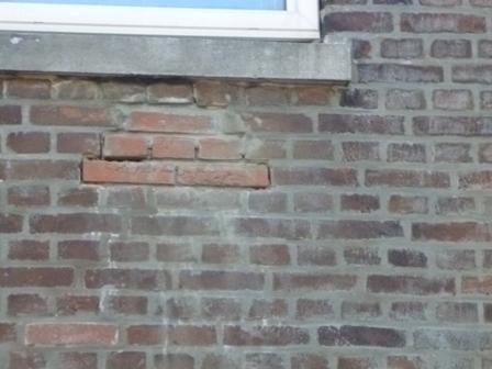 VvE van der Marckstraat 2-4 van Sevenbergestraat 49 BEVINDINGEN Omschrijving 1e Gebouwdeel 014 Waterslag Lekdorpel Dorpel(s) gescheurd / brokkelt af Urgentie: 1 Locatie: Voorgevel NR.