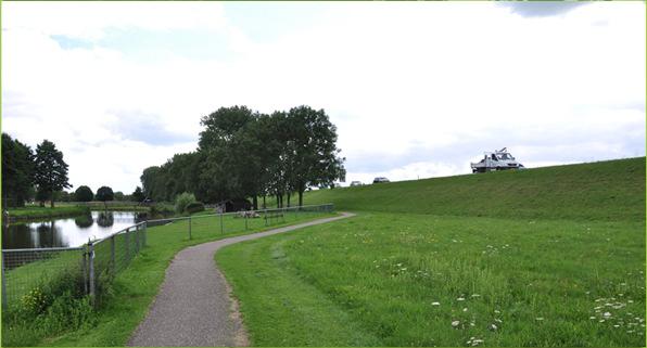 hoogte van voormalig bolwerk (bij Engelsewerk) Dorpsdijk historisch dorpslint van