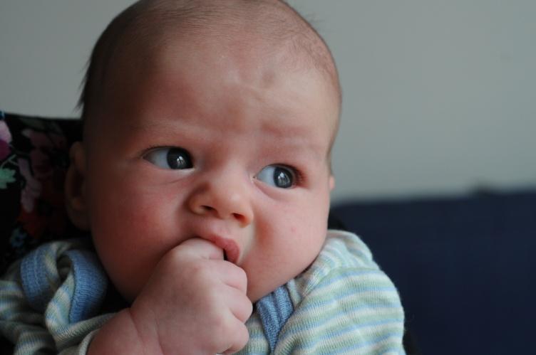 Het huilgedrag van de baby Huilen gaat vaak