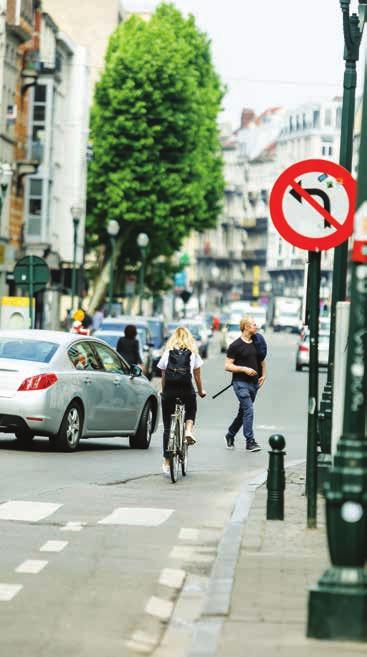 1. VEREENVOUDIGEN EN HARMONISEREN HARMONISEREN Integreren Publieke verantwoordelijkheid Het parkeerbeheer is een van de grootste uitdagingen van het Brussels Gewest. parking.
