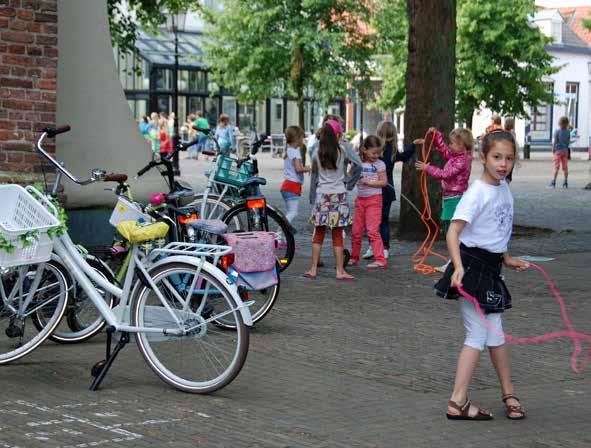 12 De Rank jaarverslag 2016-2017 Leerlingenraad Eens per 6 weken komt de zogenaamde leerlingenraad bij elkaar.