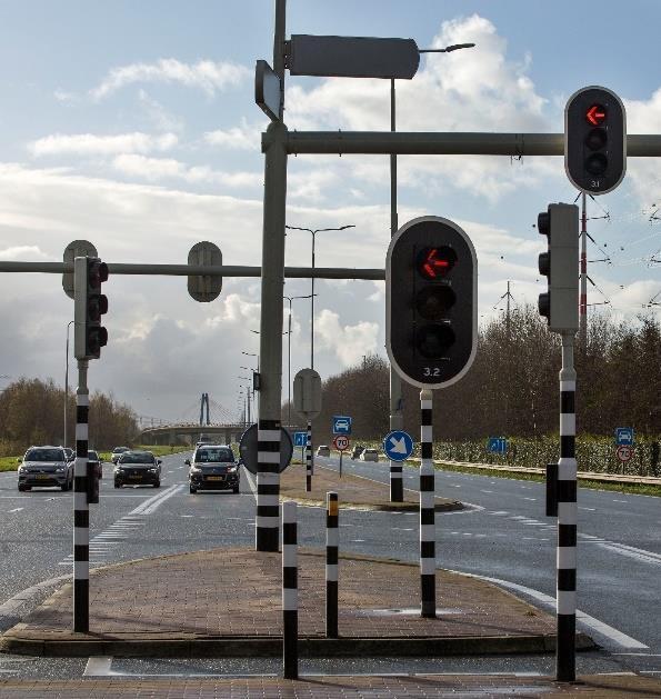 1. De aankondiging De provincie Noord-Holland optimaliseert de regeling van het verkeer op kruisingen.