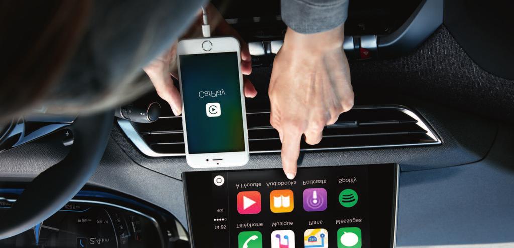 CarPlay TM, MirrorLink of Android Auto*. In de tussentijd kan uw smartphone draadloos worden opgeladen**.