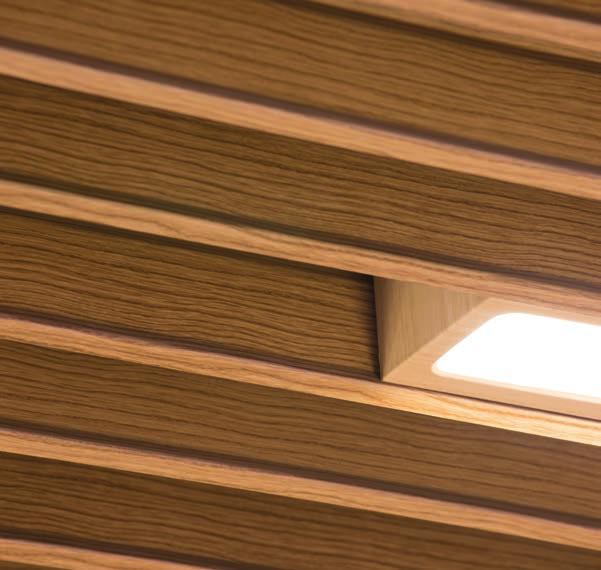 U kunt kiezen uit boxvormige multipaneelplafonds met verschillende breedte- en hoogtematen of een open plafond creëren met de V100 of V200 open plafonds.