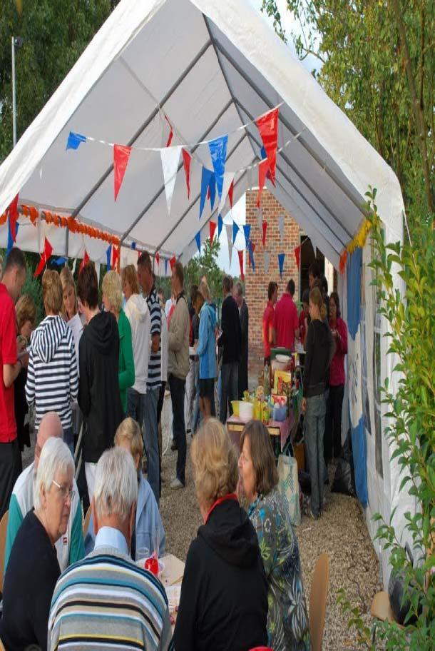 Vrijwilligers BBQ September begon goed met de Vrijwilligers BBQ. Ruim 80 vrijwilligers gaven acte de presence. Tijdens de grote Tritonquiz werd een ieders kennis getest.