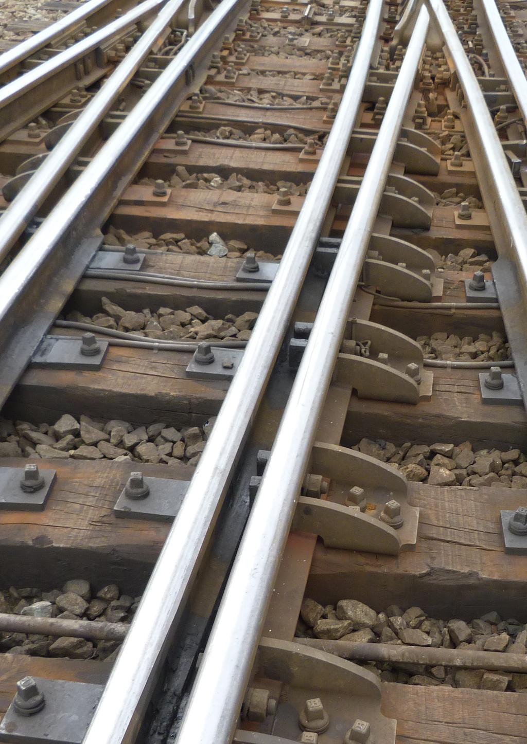 Onderzoeksorgaan voor Ongevallen en Incidenten op het Spoor SAMENVATTING Veiligheidsonderzoeksverslag Aanrijding van bedienden Infrabel te Morlanwelz,